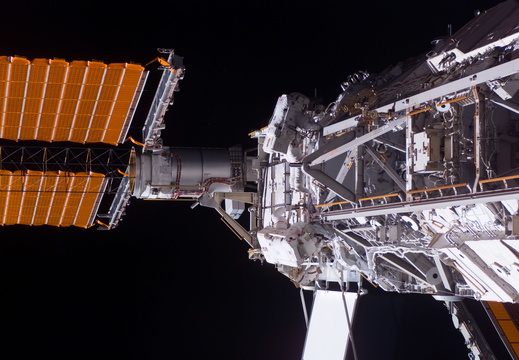 STS117-E-09240