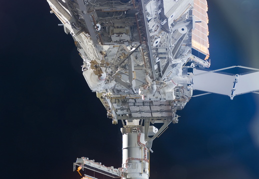 STS117-E-09249