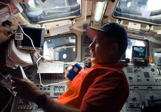 STS117-E-09255