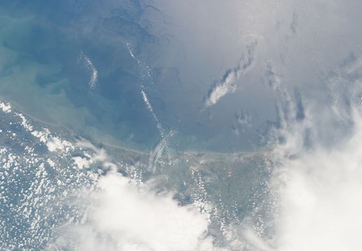 STS117-E-09453