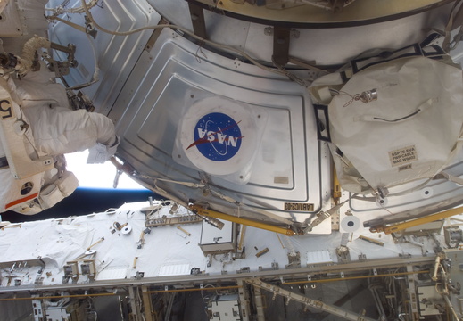 STS117-E-09705