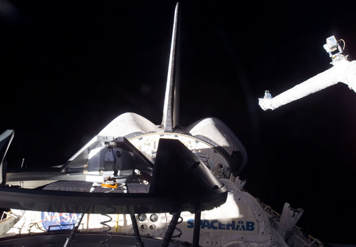 STS118-E-05571