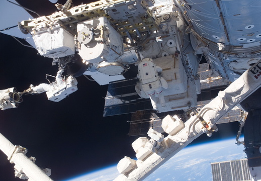 STS118-E-07023