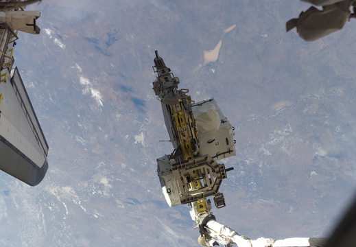 STS118-E-07112