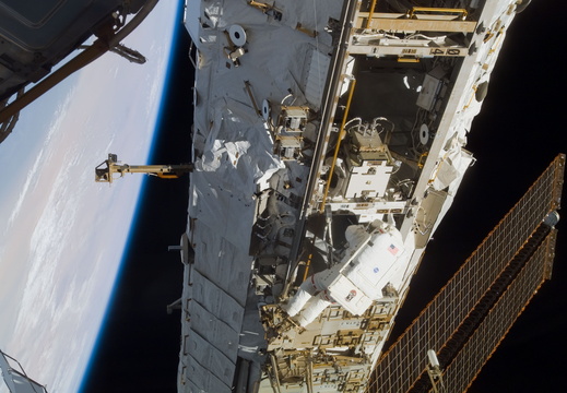STS118-E-07326