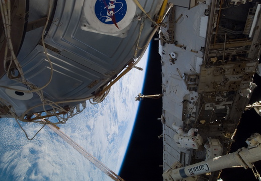 STS118-E-07340