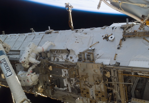 STS118-E-07341