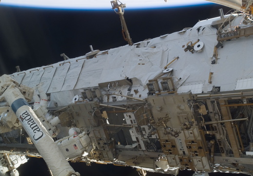 STS118-E-07343