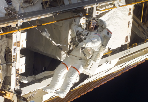 STS118-E-07388