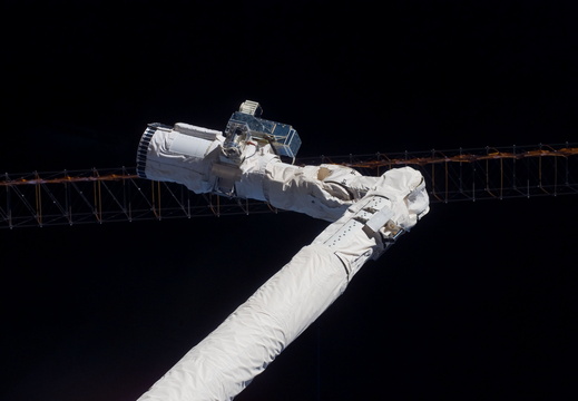 STS118-E-07559