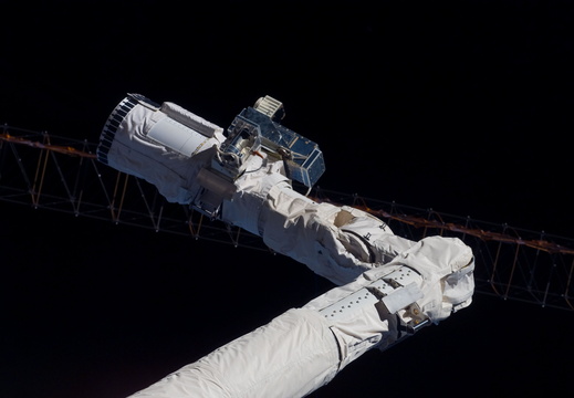 STS118-E-07560