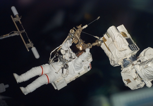 STS118-E-07981