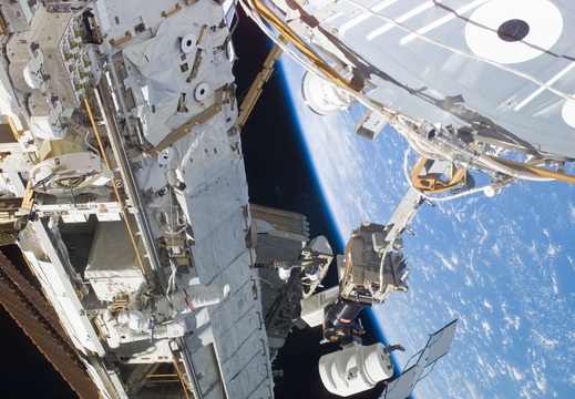 STS118-E-07992