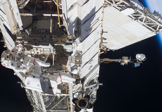 STS118-E-08010