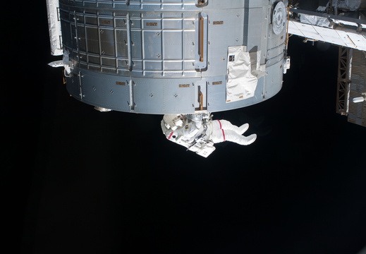 STS119-E-06888