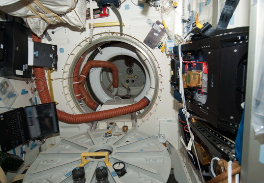 STS119-E-06927