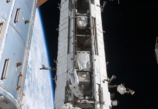 STS119-E-07255