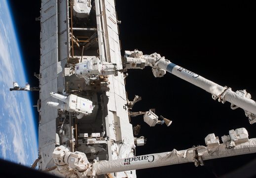 STS119-E-07316