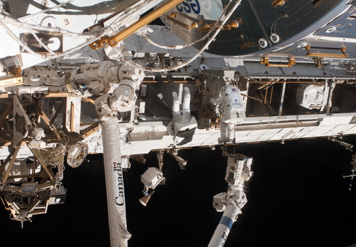 STS119-E-07318