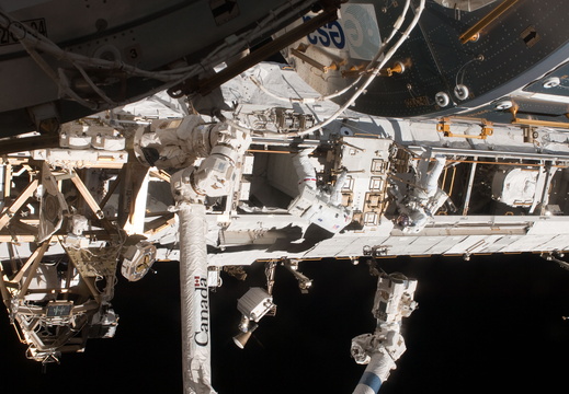 STS119-E-07323