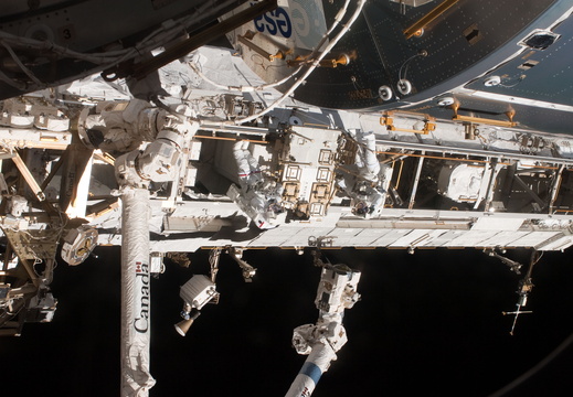 STS119-E-07325