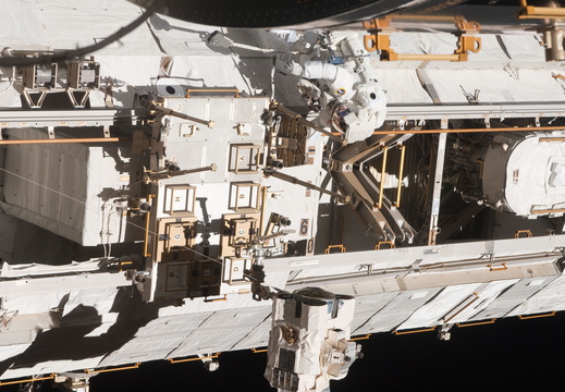 STS119-E-07335