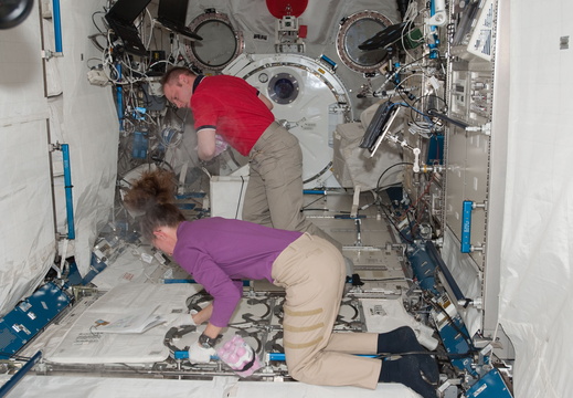 STS119-E-08142