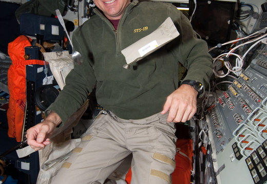 STS119-E-08450
