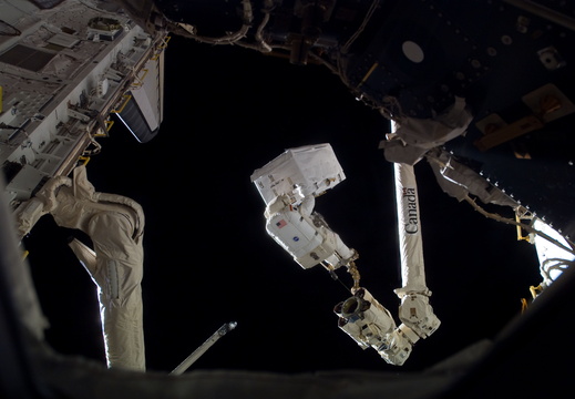STS122-E-08152