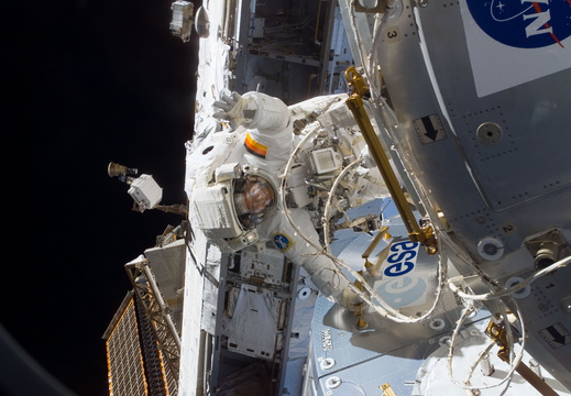 STS122-E-08208