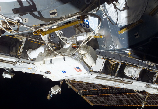STS122-E-08232