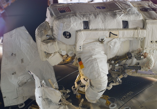 STS122-E-08398