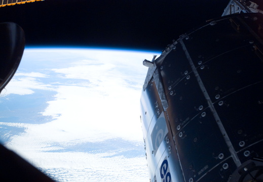STS122-E-08630