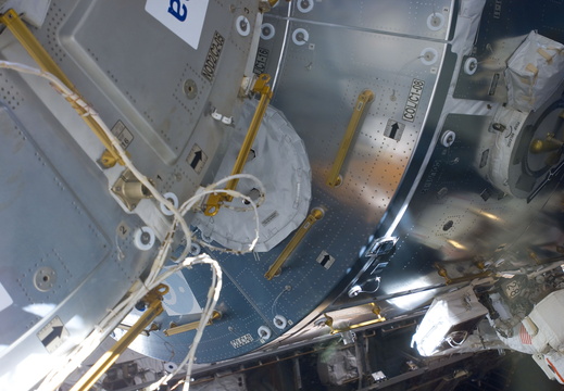 STS122-E-08942