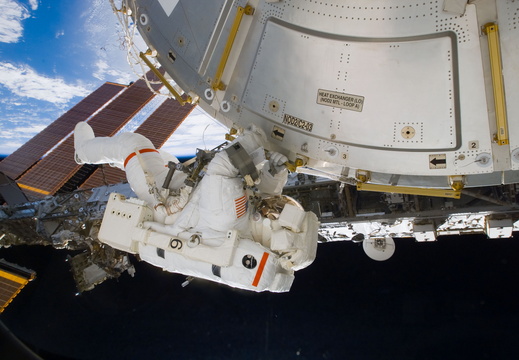 STS122-E-08958