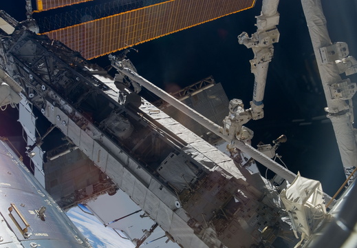 STS123-E-08463