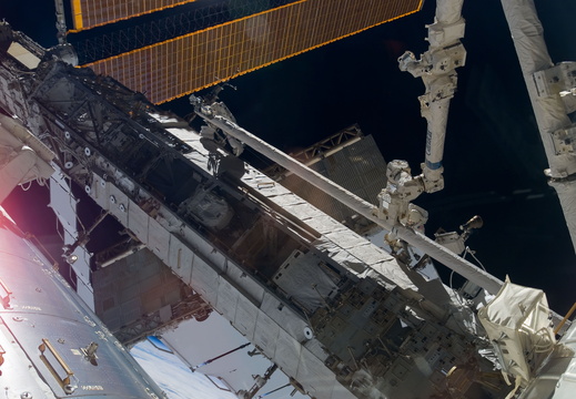 STS123-E-08465