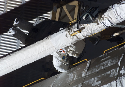 STS123-E-08496