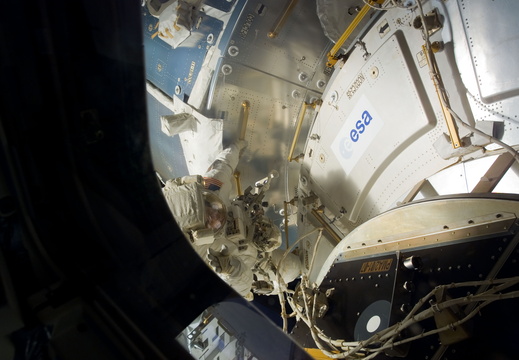 STS123-E-08543