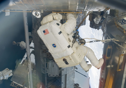 STS123-E-08555