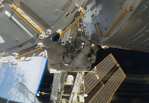 STS123-E-08602
