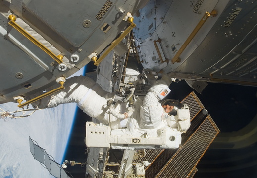 STS123-E-08605