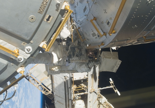 STS123-E-08623