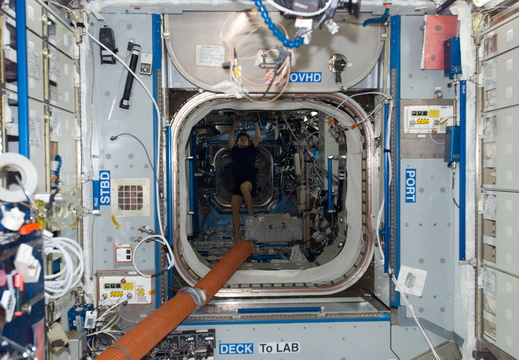 STS123-E-08943