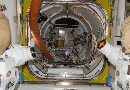 STS123-E-08968