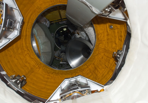 STS123-E-08976