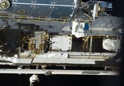 STS123-E-09676