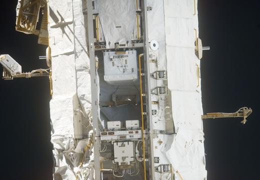STS123-E-09746