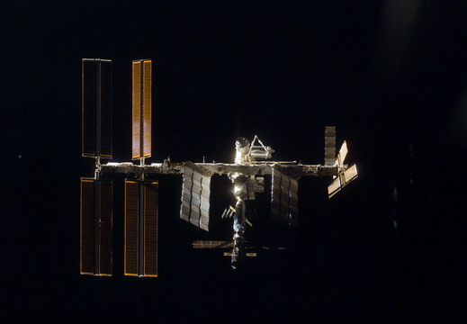 STS123-E-10104