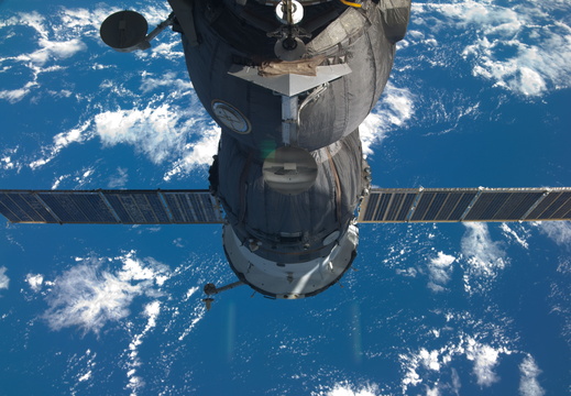 STS124-E-05629